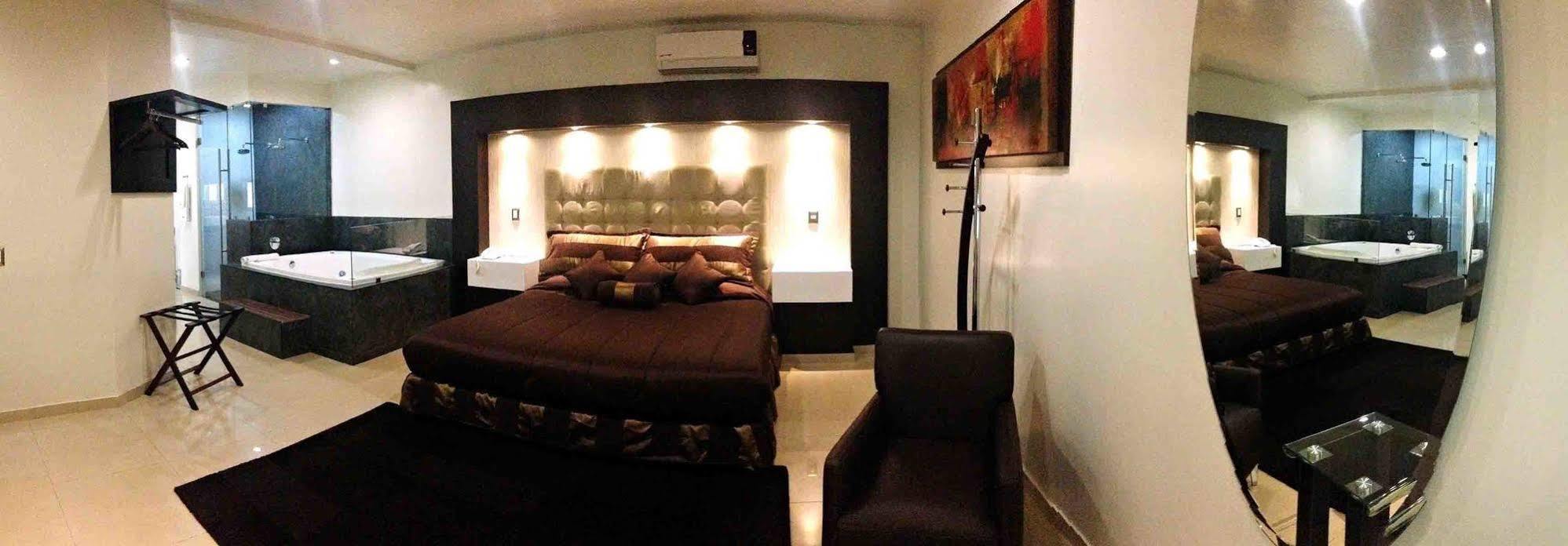 Arandas Hotel Centinela Grand מראה חיצוני תמונה